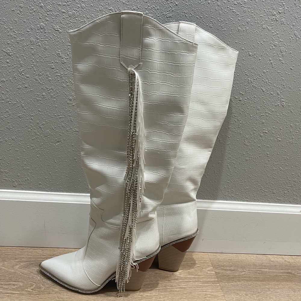 Knee Hight Western Boots with Fringe and Rhinestones